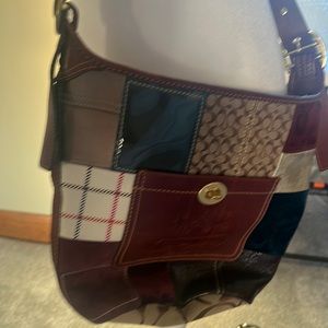 Large Coach bucket bag,only used a few times.This bag is in excellent condition!